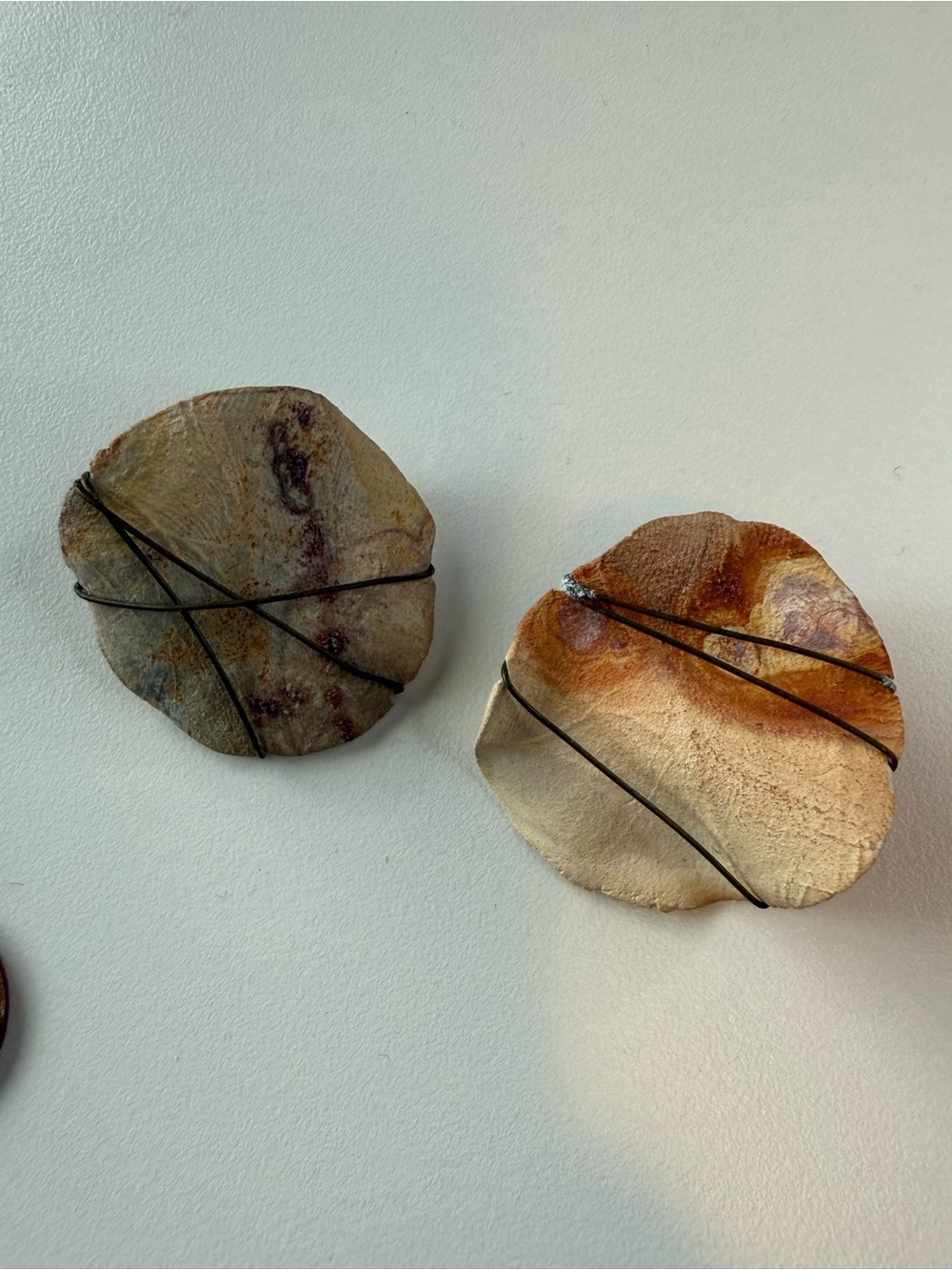Vintage 80βs Handcrafted Beige and Rust Abstract Disc Earrings